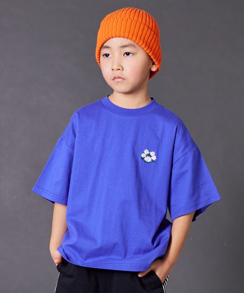pairmanon 【PAIRMANON STREET】ワンポイント 花 モチーフ 刺繍 半袖 Tシャツ パープル ボーイズインナー_PS ペアマノン 282590 and ST アンドエスティ(旧ドットエスティ) pairmanon 【PAIRMANON STREET】ワンポイント 花 モチーフ 刺繍 半袖 Tシャツ パープル ボーイズインナー_PS ペアマノン 282590 and ST アンドエスティ(旧ドットエスティ)