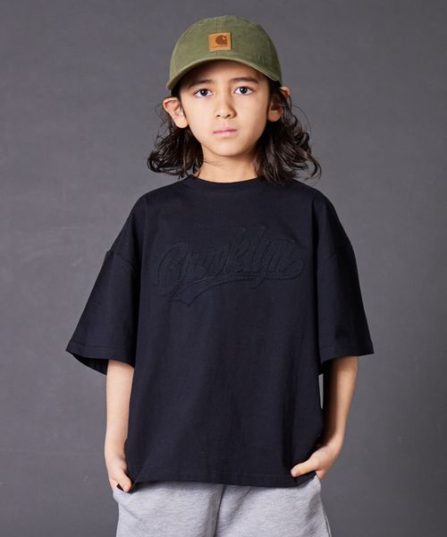 pairmanon 【PAIRMANON STREET】モチーフ ロゴ ワッペン ダメージ 半袖 Tシャツ ブラック ボーイズインナー_PS ペアマノン 282602 and ST アンドエスティ(旧ドットエスティ) pairmanon 【PAIRMANON STREET】モチーフ ロゴ ワッペン ダメージ 半袖 Tシャツ ブラック ボーイズインナー_PS ペアマノン 282602 and ST アンドエスティ(旧ドットエスティ)