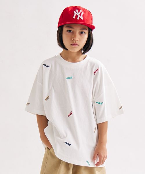 pairmanon 【PAIRMANON STREET】総柄 刺繍 ロゴ オーバーサイズ Tシャツ ホワイト ボーイズインナー_PS ペアマノン 494855 and ST アンドエスティ(旧ドットエスティ) pairmanon 【PAIRMANON STREET】総柄 刺繍 ロゴ オーバーサイズ Tシャツ ホワイト ボーイズインナー_PS ペアマノン 494855 and ST アンドエスティ(旧ドットエスティ)