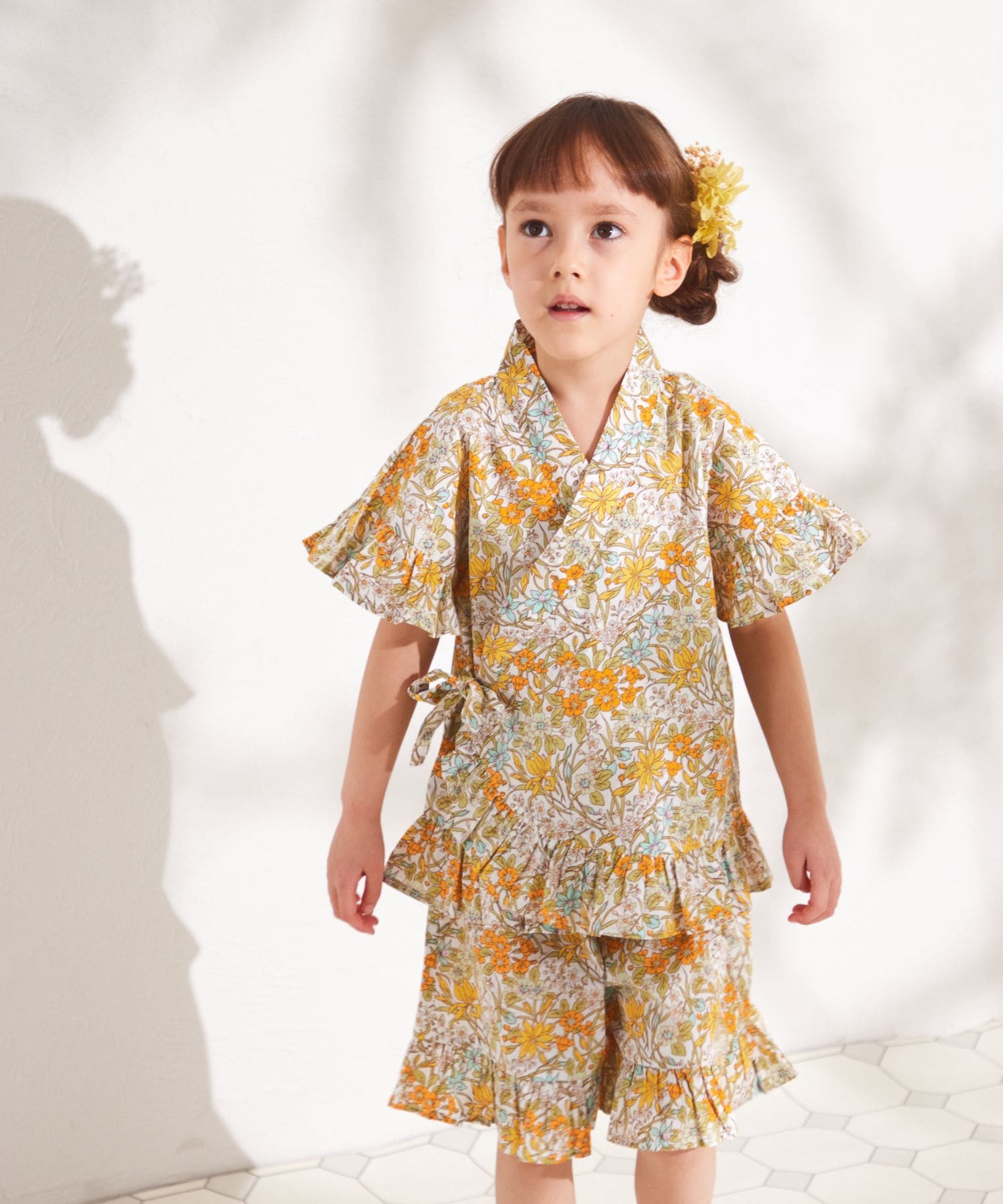 【新品タグ付き】ペアマノン　フリル甚平　ブラックフラワー　130センチ 新品タグ付きペアマノン フリル甚平 ブラックフラワー 130センチ