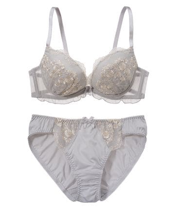 バストをぎゅっと寄せ、谷間をメイク】もりこれエンブロイダリー