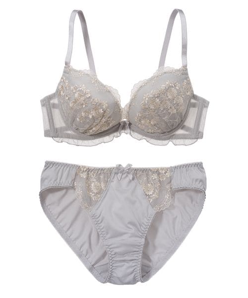 【レア 紗栄子コラボ バレンタイン限定】エンブロイダリー チュール セットアップ レア 紗栄子コラボ バレンタイン限定】エンブロイダリー チュール