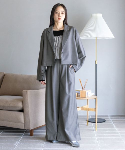 RAGEBLUE 【WOMENS】SET-UP/テーラードショートジャケット×ワイドフレアスラックス グレー FREE ウィメンズインナー レイジブルー 147000 and ST アンドエスティ(旧ドットエスティ) RAGEBLUE 【WOMENS】SET-UP/テーラードショートジャケット×ワイドフレアスラックス グレー FREE ウィメンズインナー レイジブルー 147000 and ST アンドエスティ(旧ドットエスティ)