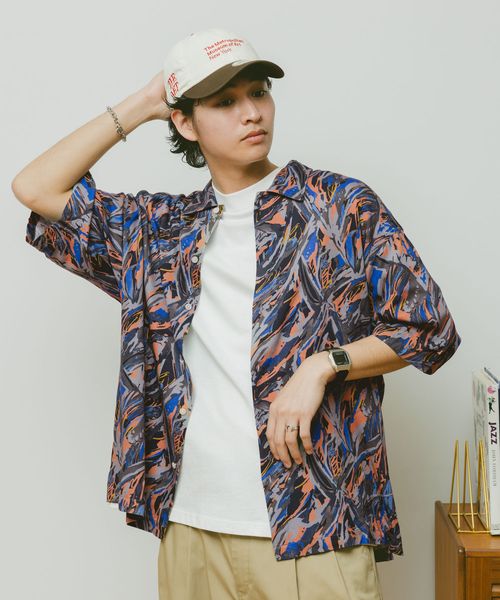 RAGEBLUE レーヨン総柄シャツ シルバー S メンズインナー レイジブルー 289764 and ST アンドエスティ(旧ドットエスティ) RAGEBLUE レーヨン総柄シャツ シルバー S メンズインナー レイジブルー 289764 and ST アンドエスティ(旧ドットエスティ)