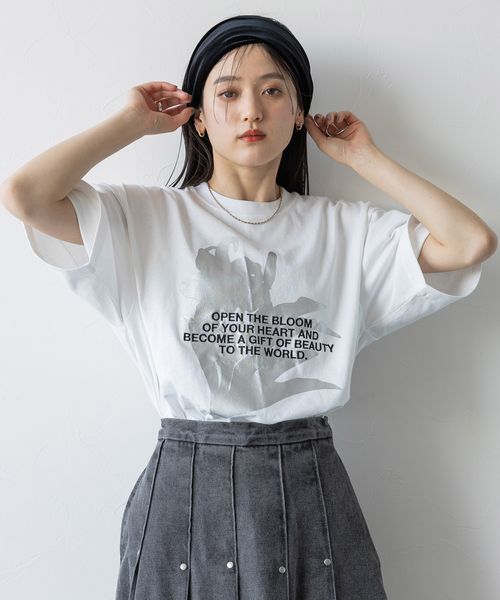 RAGEBLUE 【WOMENS】フラワーモチーフ/箔プリント刺繍Tシャツ ホワイト FREE ウィメンズインナー レイジブルー 417144 and ST アンドエスティ(旧ドットエスティ) RAGEBLUE 【WOMENS】フラワーモチーフ/箔プリント刺繍Tシャツ ホワイト FREE ウィメンズインナー レイジブルー 417144 and ST アンドエスティ(旧ドットエスティ)