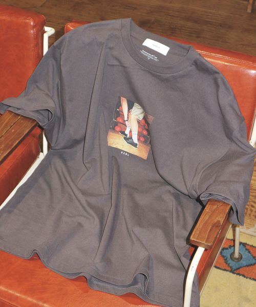 RAGEBLUE 【Sasazuka Bowl】笹塚ボウルコラボプリントTシャツ チャコールグレー L メンズインナー レイジブルー 499192 and ST アンドエスティ(旧ドットエスティ) RAGEBLUE 【Sasazuka Bowl】笹塚ボウルコラボプリントTシャツ チャコールグレー L メンズインナー レイジブルー 499192 and ST アンドエスティ(旧ドットエスティ)