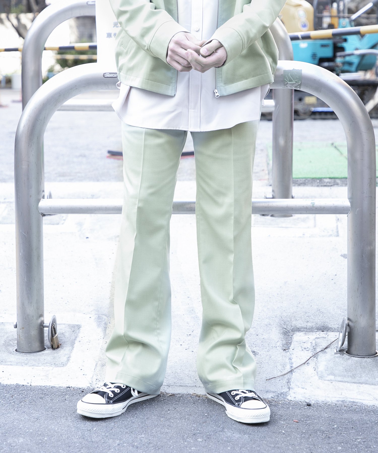 【新作大人気】sullen tokyo ヴィンテージ　ボタンフレアパンツ　変形パンツ パンツ
