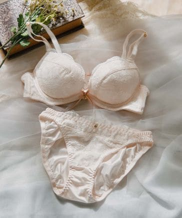 アミアゲレースアップ ブラジャー＆ショーツSet B～Fカップ | [公式