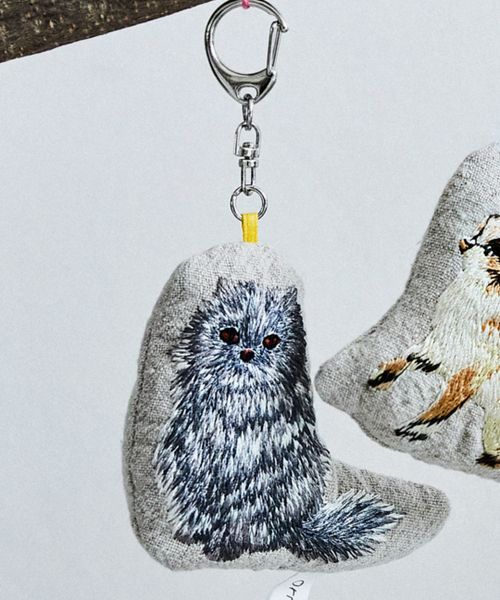 studio CLIP 【Orneko BY CLIP】ネコ刺繍キーチェーン コラボ商品 シルバー FREE スタジオクリップ 139858 and ST アンドエスティ(旧ドットエスティ) studio CLIP 【Orneko BY CLIP】ネコ刺繍キーチェーン コラボ商品 シルバー FREE スタジオクリップ 139858 and ST アンドエスティ(旧ドットエスティ)