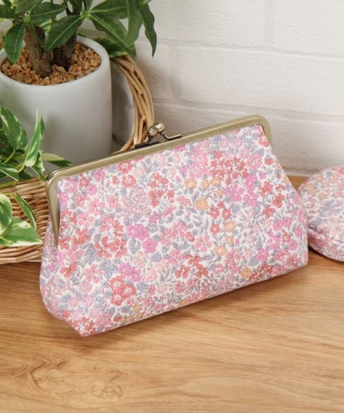 ハンドメイド 手刺繍がま口ポーチ☆ ボタニカル