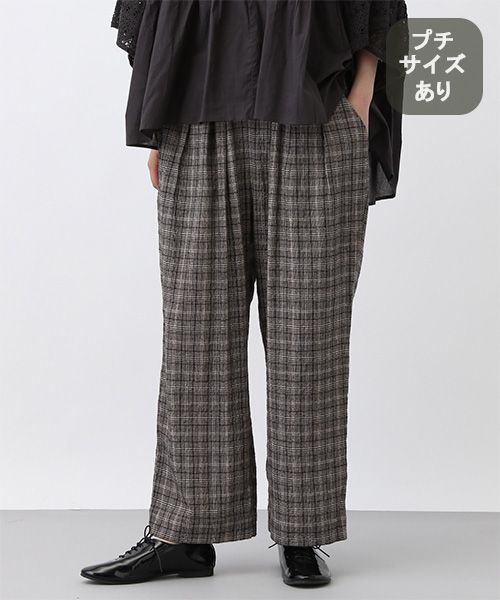 studio CLIP 《natural by clip》LCシャーリングタックパンツ[プチサイズあり] ホワイト Ｎａｔｕｒａｌ ｂｙ ＣＬＩＰ スタジオクリップ 579981 and ST アンドエスティ（旧ドットエスティ）