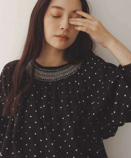 studio CLIP 《natural by clip》LRドットスモッキングブラウス シルバー FREE Natural by CLIP スタジオクリップ 582720 and ST アンドエスティ(旧ドットエスティ) studio CLIP 《natural by clip》LRドットスモッキングブラウス シルバー FREE Natural by CLIP スタジオクリップ 582720 and ST アンドエスティ(旧ドットエスティ)
