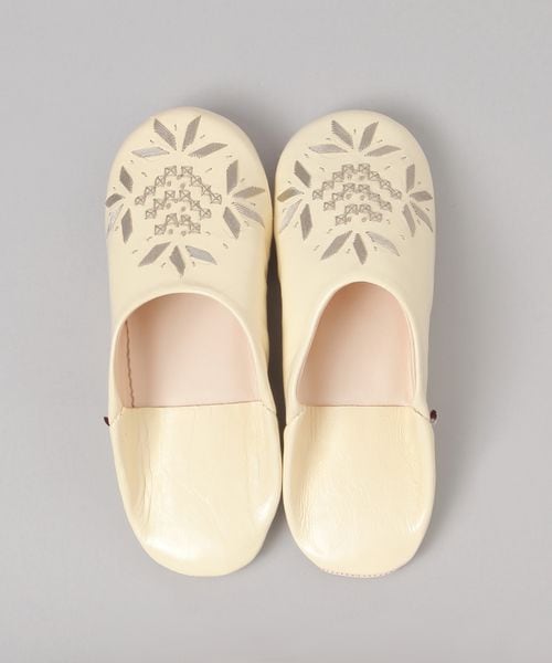 TODAY'S SPECIAL バブーシュ 刺繍 / vie polie ホワイト インテリア・ファブリクス トゥデイズスペシャル 342976 and ST アンドエスティ(旧ドットエスティ) TODAY'S SPECIAL バブーシュ 刺繍 / vie polie ホワイト インテリア・ファブリクス トゥデイズスペシャル 342976 and ST アンドエスティ(旧ドットエスティ)